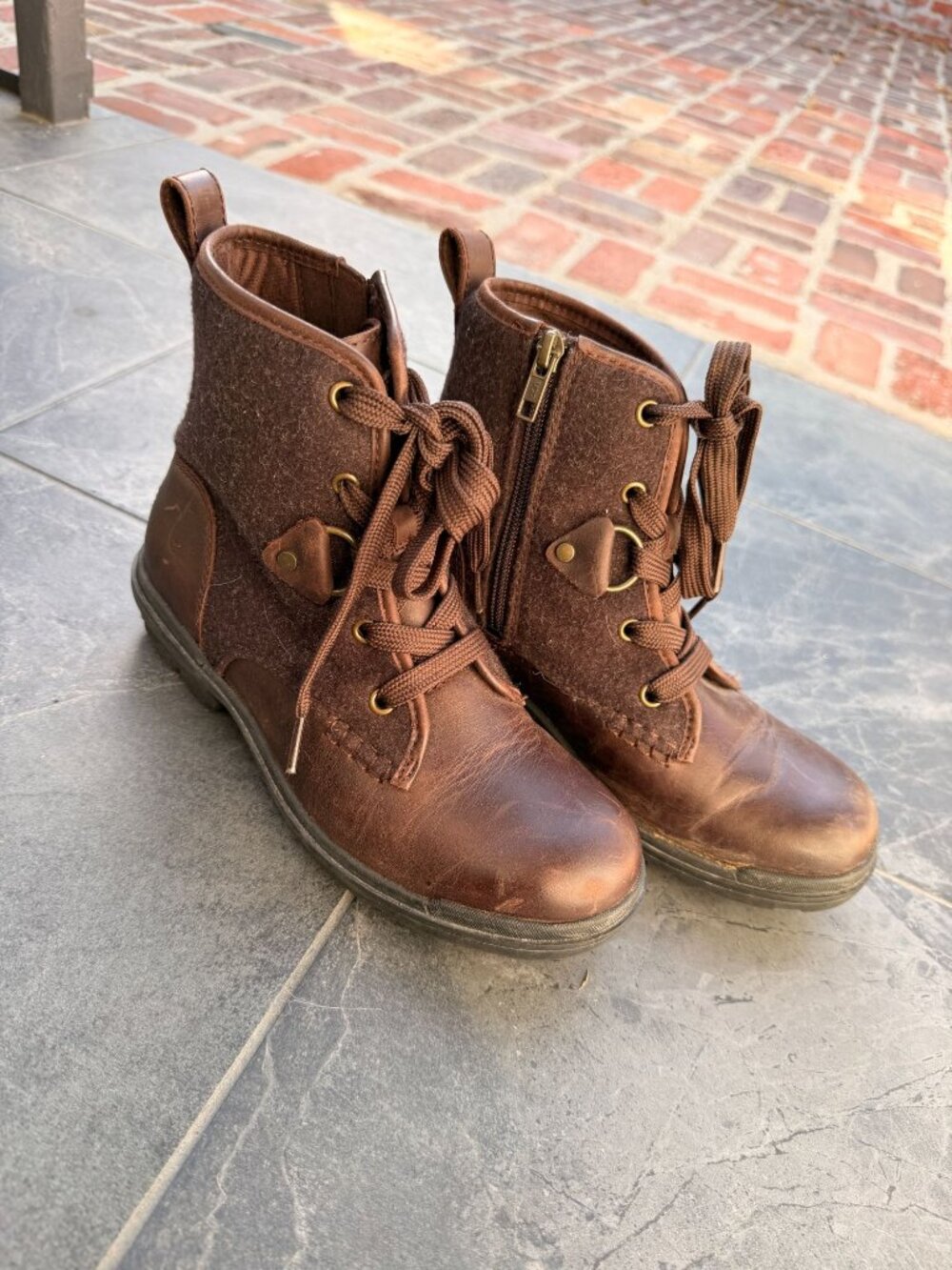 UGG Women's Hapsburg Hiker boots 6.5